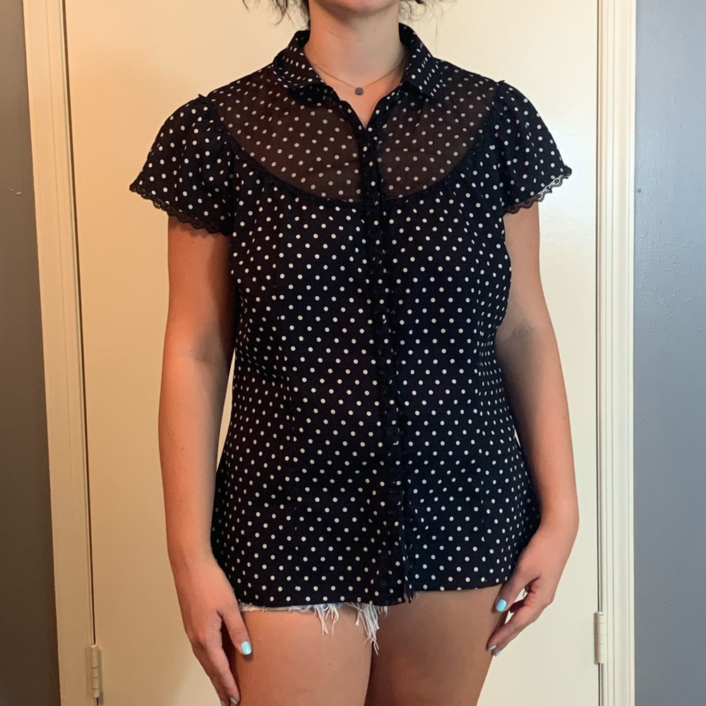 BLACK AND WHITE POLKA DOT BUSINESS TOP